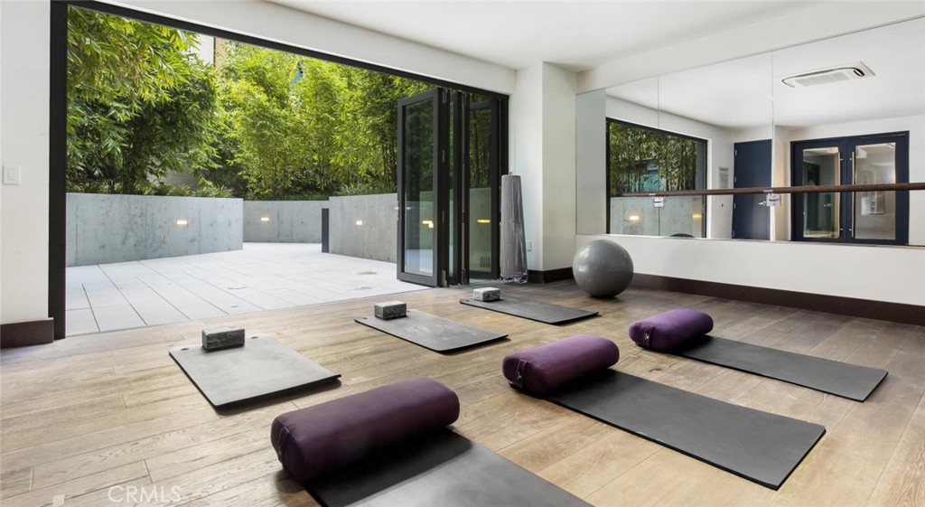 100 Van Ness Avenue, Unit 603 San Francisco, CA 94102 - Photo 29 of 75 a living room with furniture and a large window