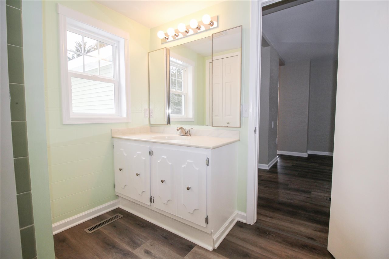 12375 Lake Road Montrose, MI 48457 - Photo 20 of 26 50064350-19.JPG