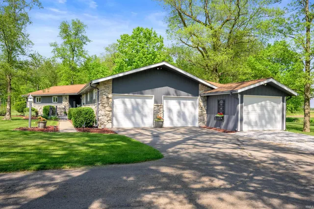 $524,500 | 2141 County Rd N 100 East, Hartford City, IN 47348