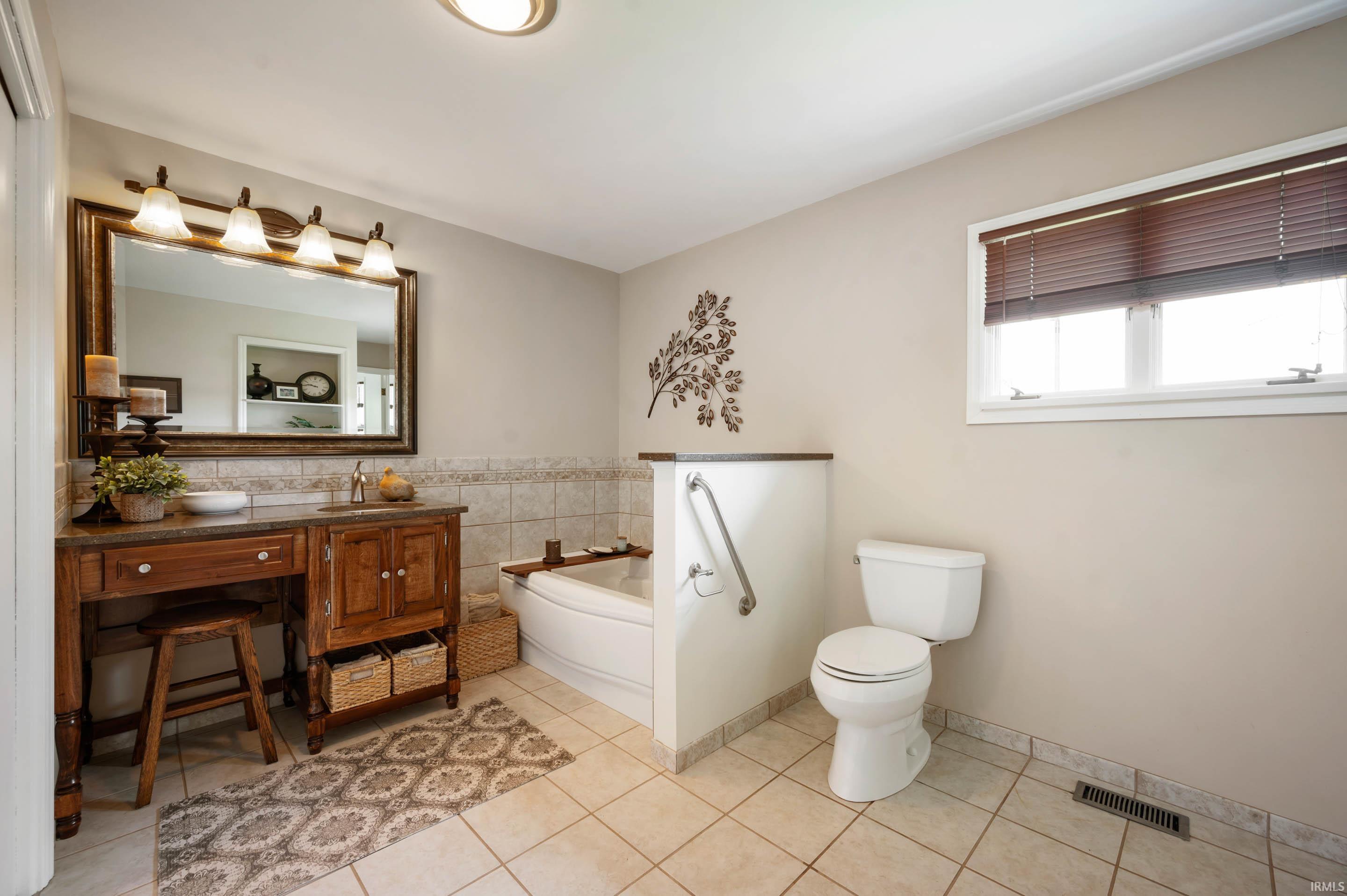 2141 County Rd N 100 East Hartford City, IN 47348 - Photo 5 of 36