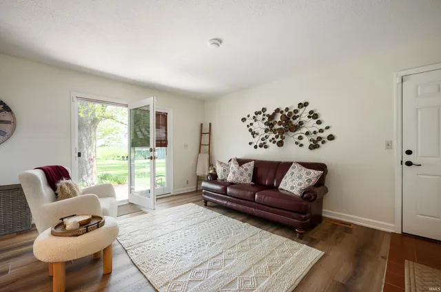 $524,500 | 2141 County Rd N 100 East, Hartford City, IN 47348