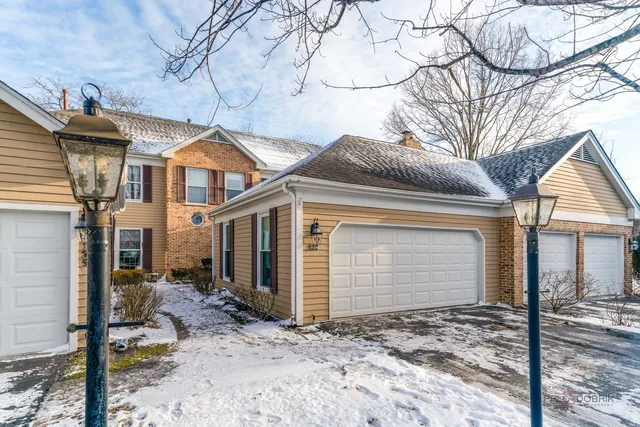 $465,000 | 127 Camden Court, Lincolnshire, IL 60069