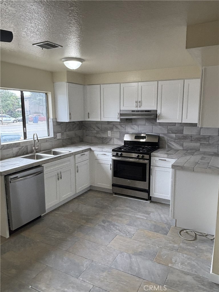 9229 Stewart And Gray Road, Unit A Downey, CA 90241 - Photo 7 of 26