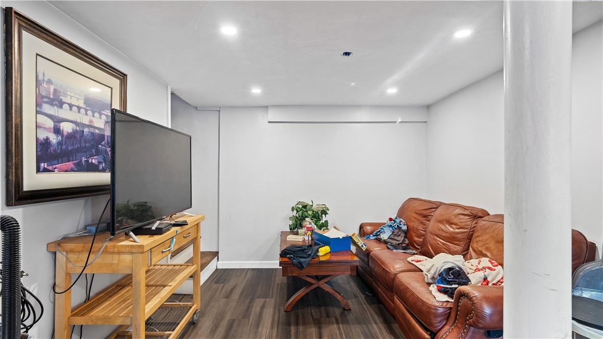 42 Ledgewood Road South Kingstown, RI 02881 - Photo 12 of 17