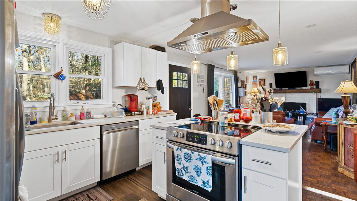 42 Ledgewood Road South Kingstown, RI 02881 - Photo 5 of 17