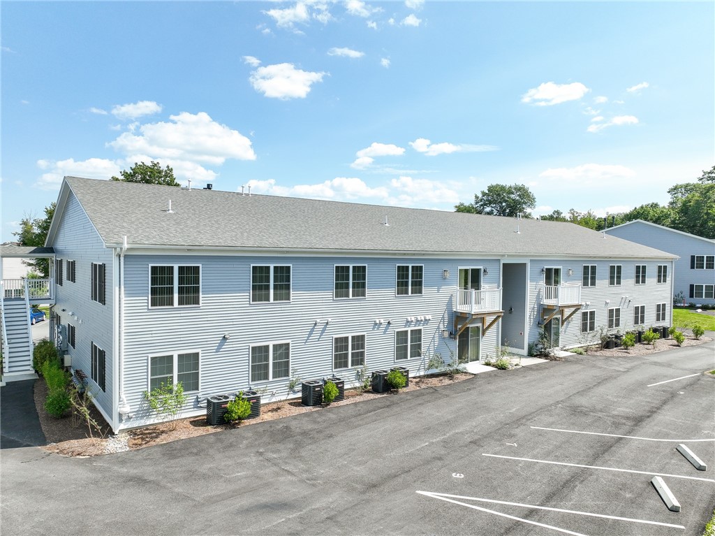 9 Gray Coach Lane, Unit 905 Cranston, RI 02921 - Photo 4 of 19