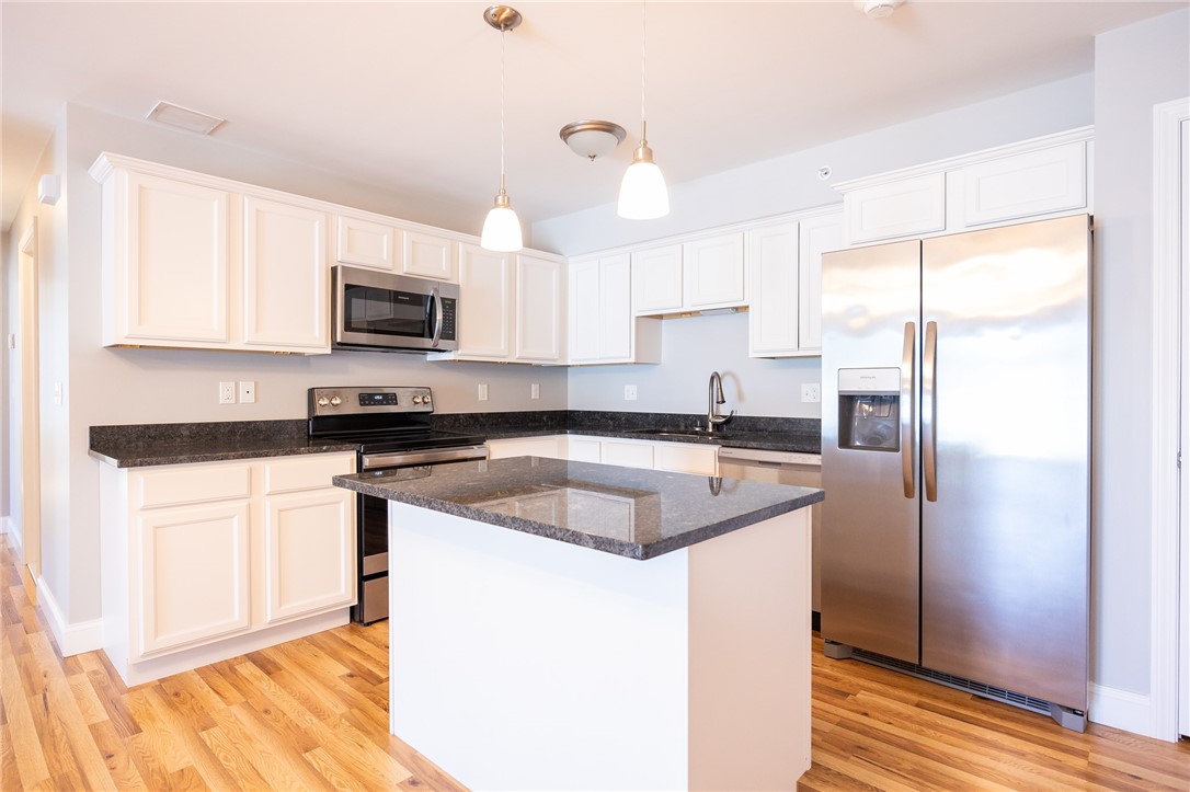 9 Gray Coach Lane, Unit 905 Cranston, RI 02921 - Photo 7 of 19 Granite counter tops