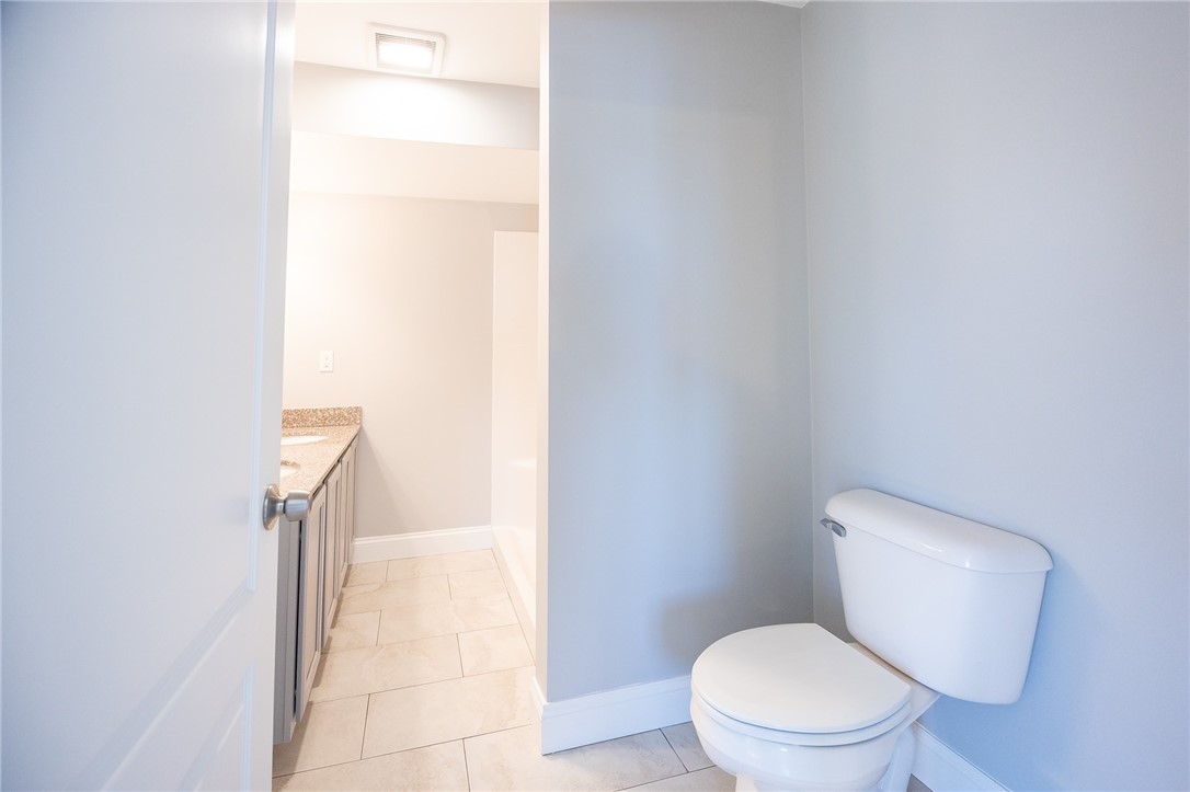 9 Gray Coach Lane, Unit 905 Cranston, RI 02921 - Photo 9 of 19 Master bath