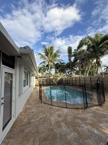 a view of entryway and hall