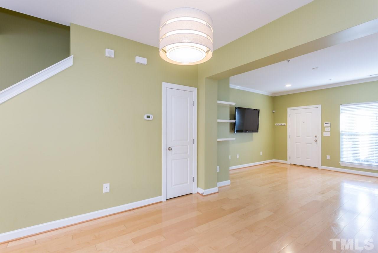 8013 Sunset Branch Court Raleigh, NC 27612 - Photo 5 of 20 Gallery Image 5
