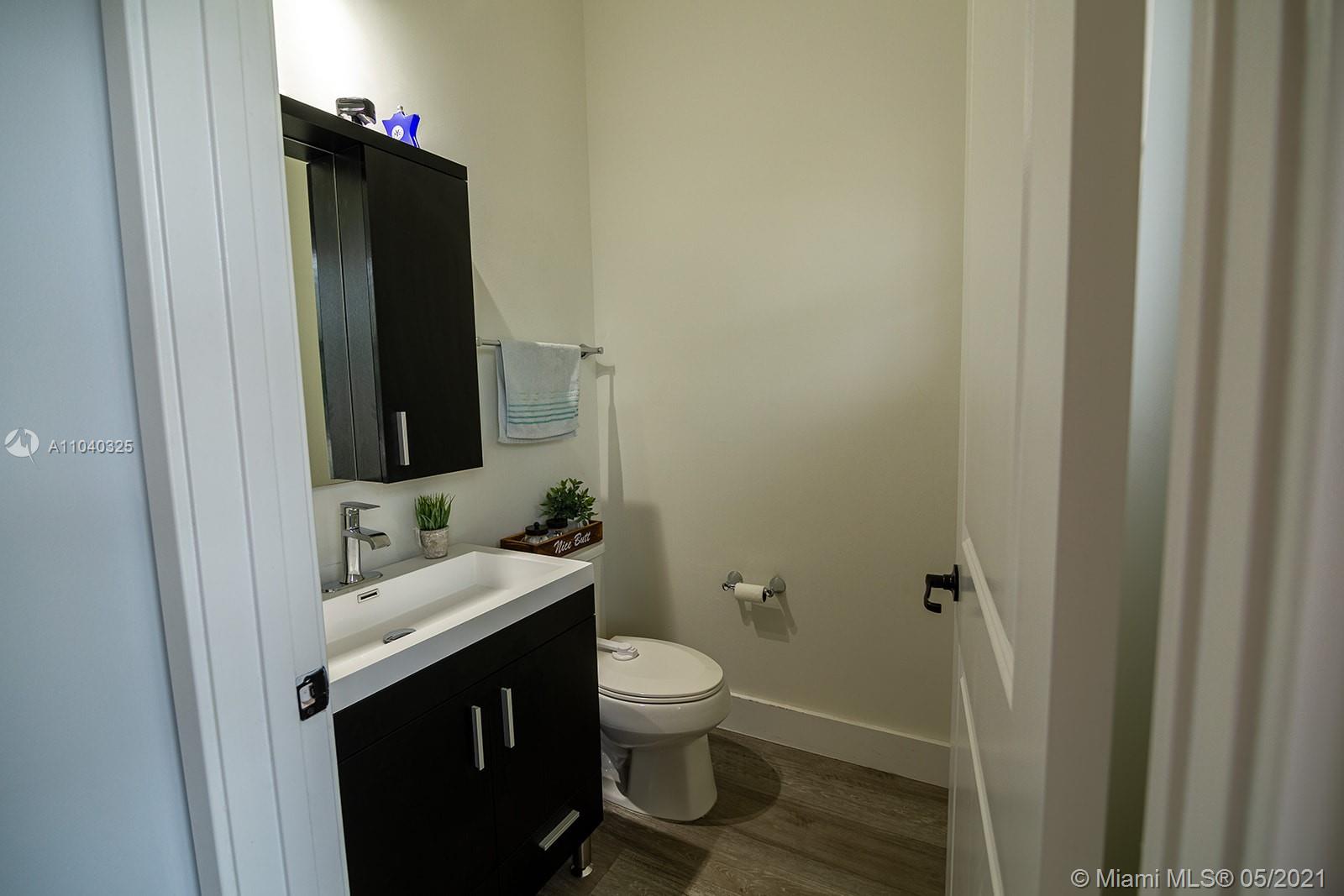9766 West 34th Avenue Hialeah, FL 33018 - Photo 20 of 36