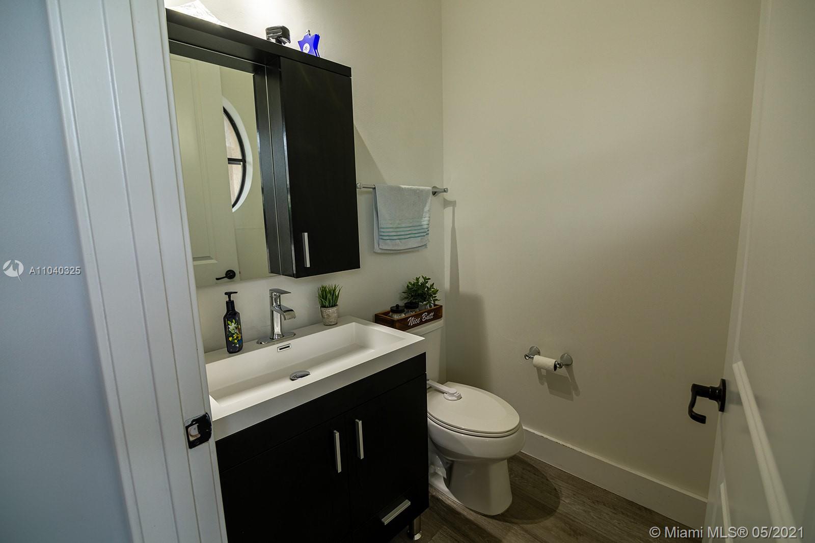 9766 West 34th Avenue Hialeah, FL 33018 - Photo 21 of 36