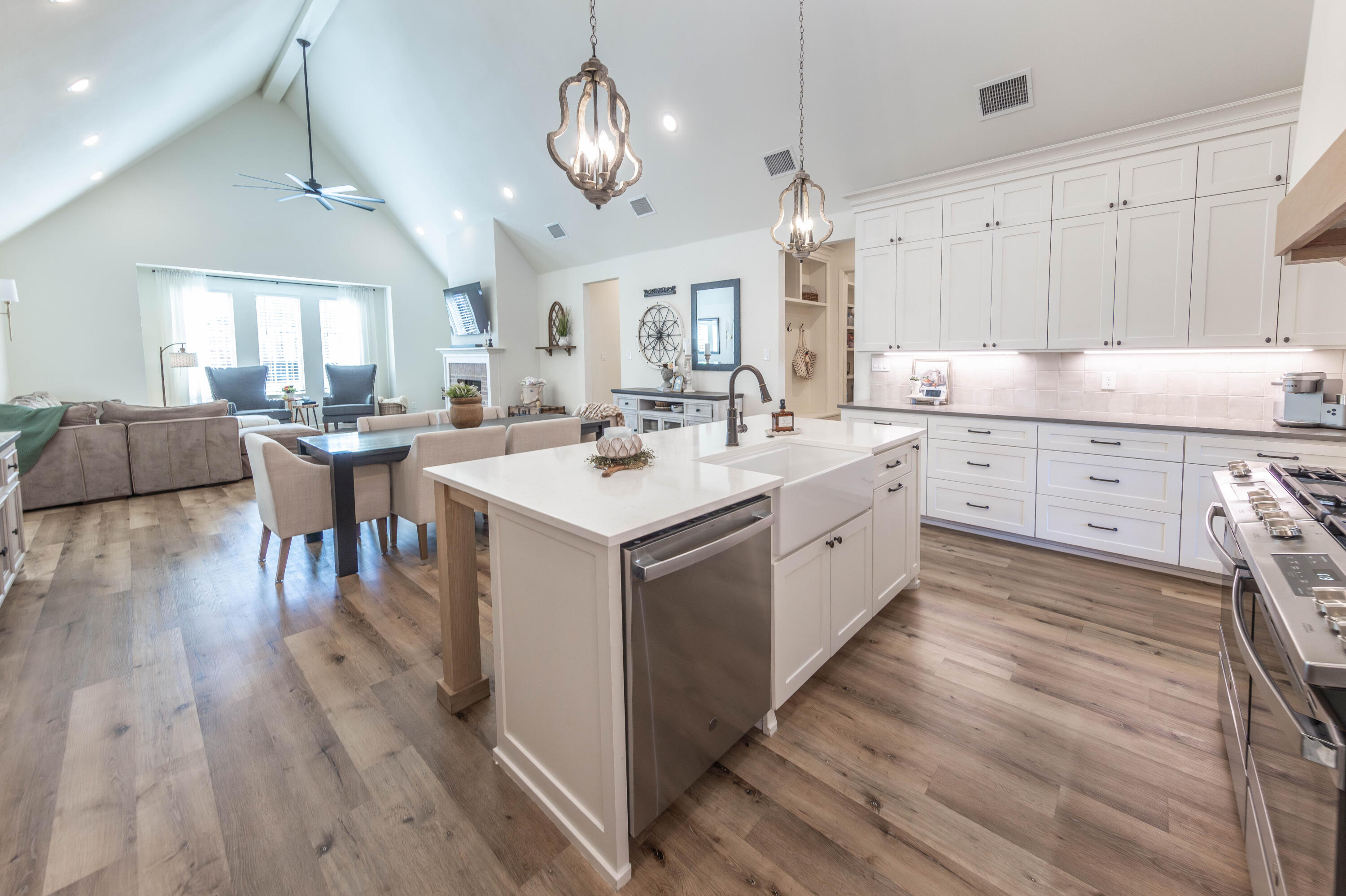 3816 128th Street Lubbock, TX 79423 - Photo 4 of 47 2L9A1111-Enhanced-NR