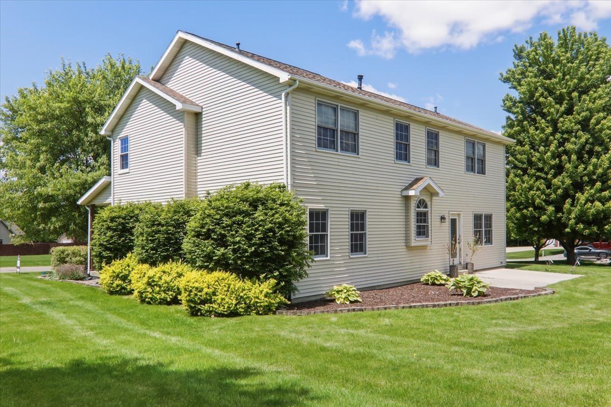 1 Quail Court Downs, IL 61736 - Photo 33 of 47