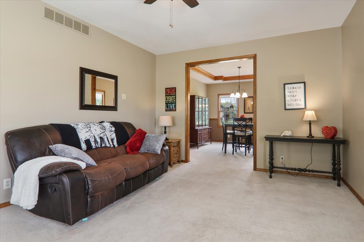1 Quail Court Downs, IL 61736 - Photo 8 of 47