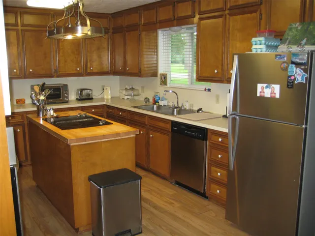 $219,000 | 101 Locust, Village Mills, TX 77663