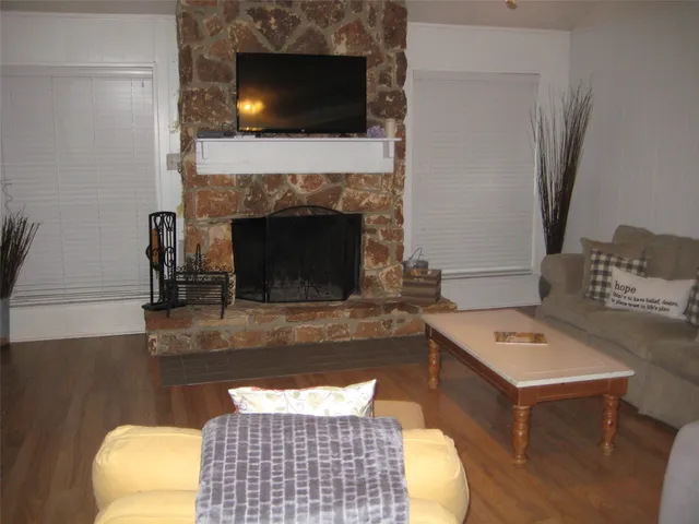 $219,000 | 101 Locust, Village Mills, TX 77663