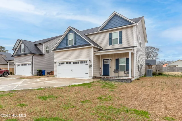 $2,200 | 304 East Franck Street, Richlands, NC 28574