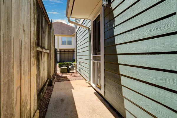 $2,195 | 1702 Redwing Cove Drive, Houston, TX 77009