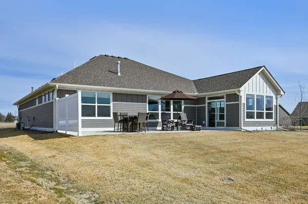 $674,900 | 220 2nd Street Southeast, St. Michael, MN 55376