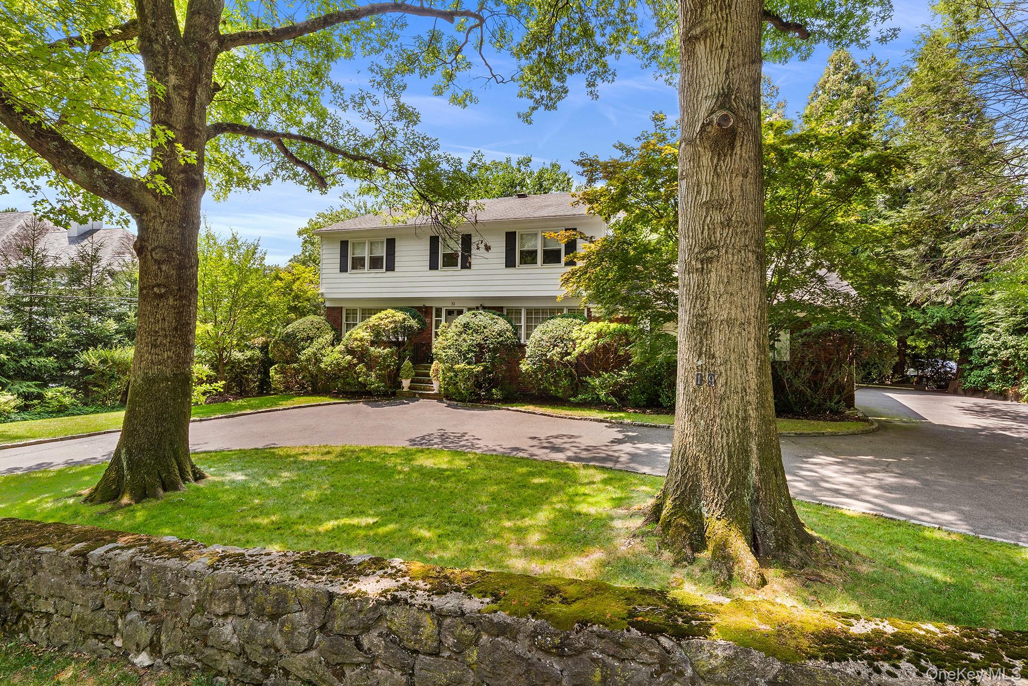 19 Carlton Road Bronxville, NY 10708 - Photo 1 of 42 Gallery Image 1