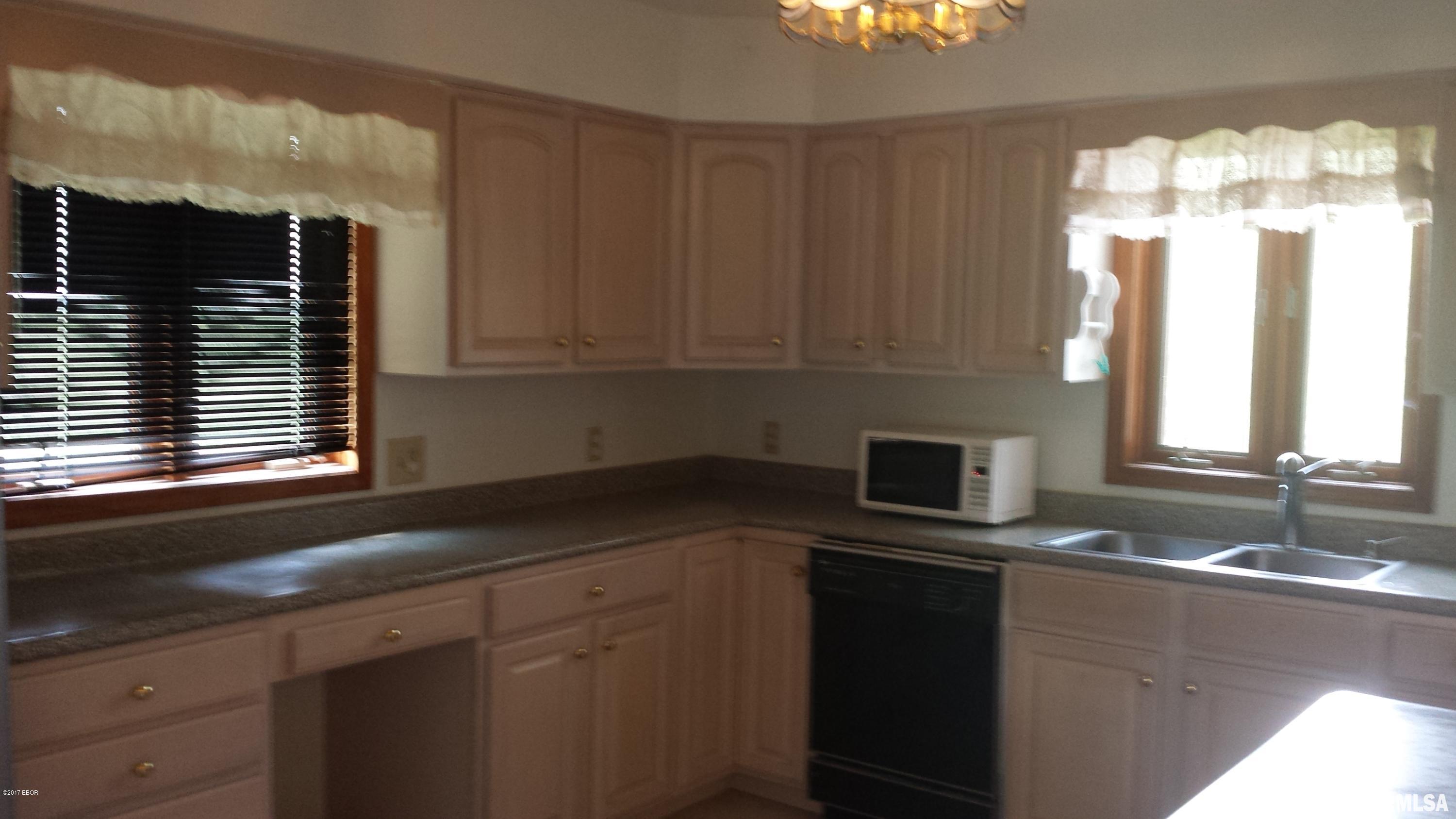 1231 West No Name Road Carbondale, IL 62902 - Photo 9 of 37 Gallery Image 9