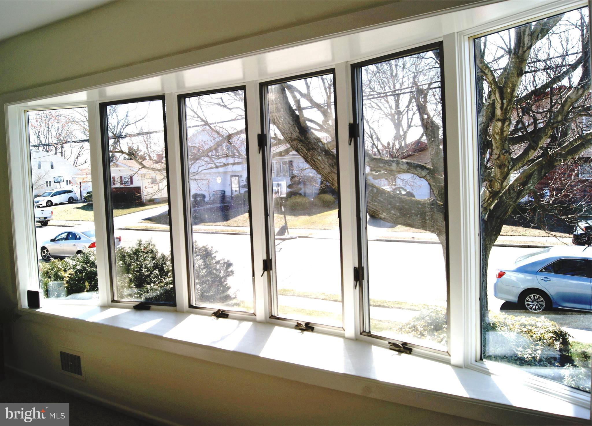 22 Sycamore Way Hamilton, NJ 08690 - Photo 11 of 44 Panoramic window in Living Room