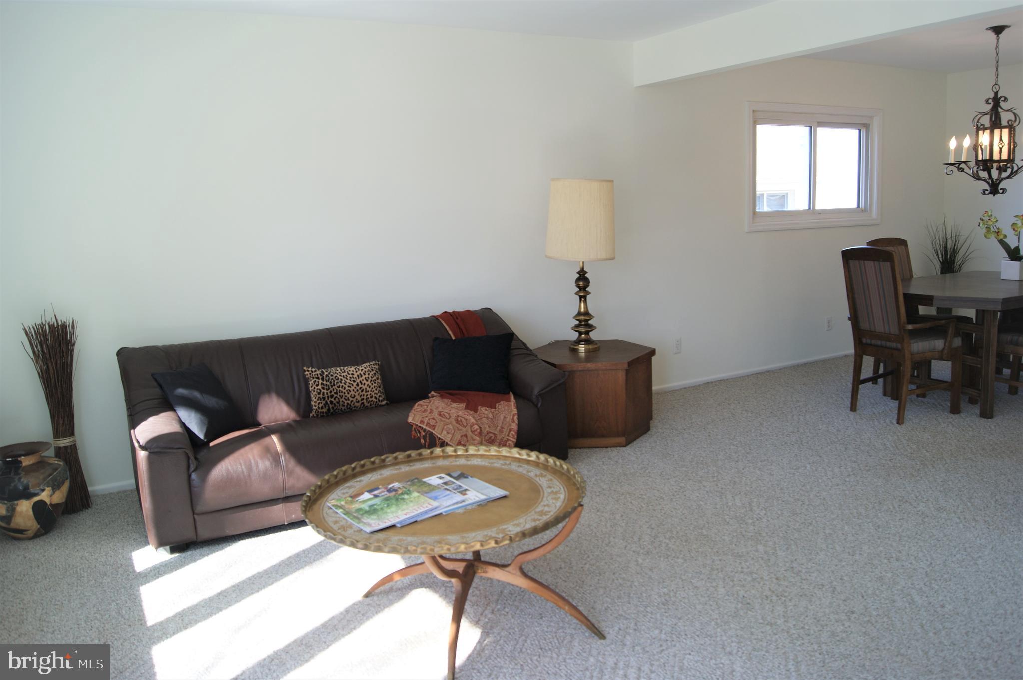 22 Sycamore Way Hamilton, NJ 08690 - Photo 12 of 44 Living Room