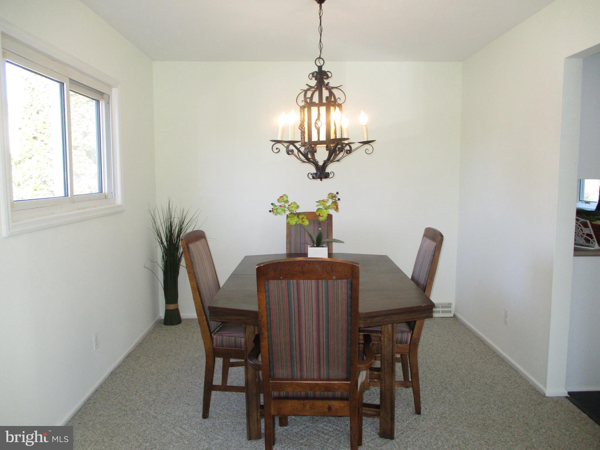 22 Sycamore Way Hamilton, NJ 08690 - Photo 15 of 44 Dining Room