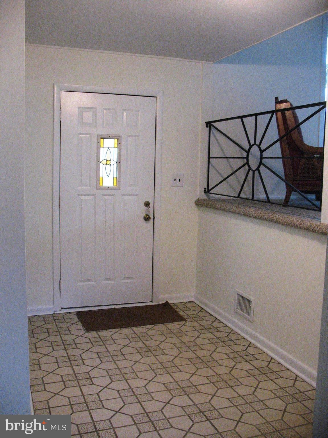 22 Sycamore Way Hamilton, NJ 08690 - Photo 3 of 44 Foyer