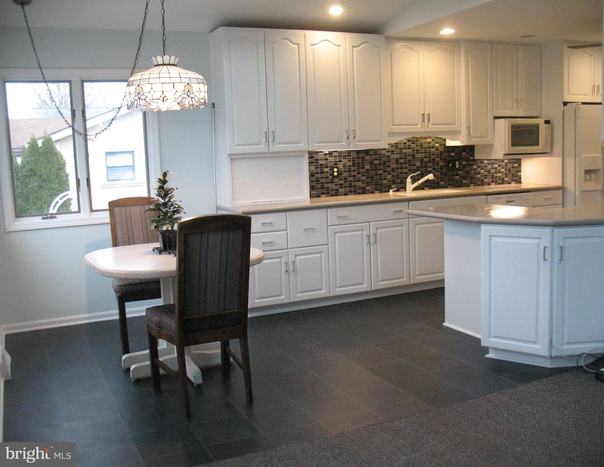 22 Sycamore Way Hamilton, NJ 08690 - Photo 23 of 44 Kitchen's Breakfast Area