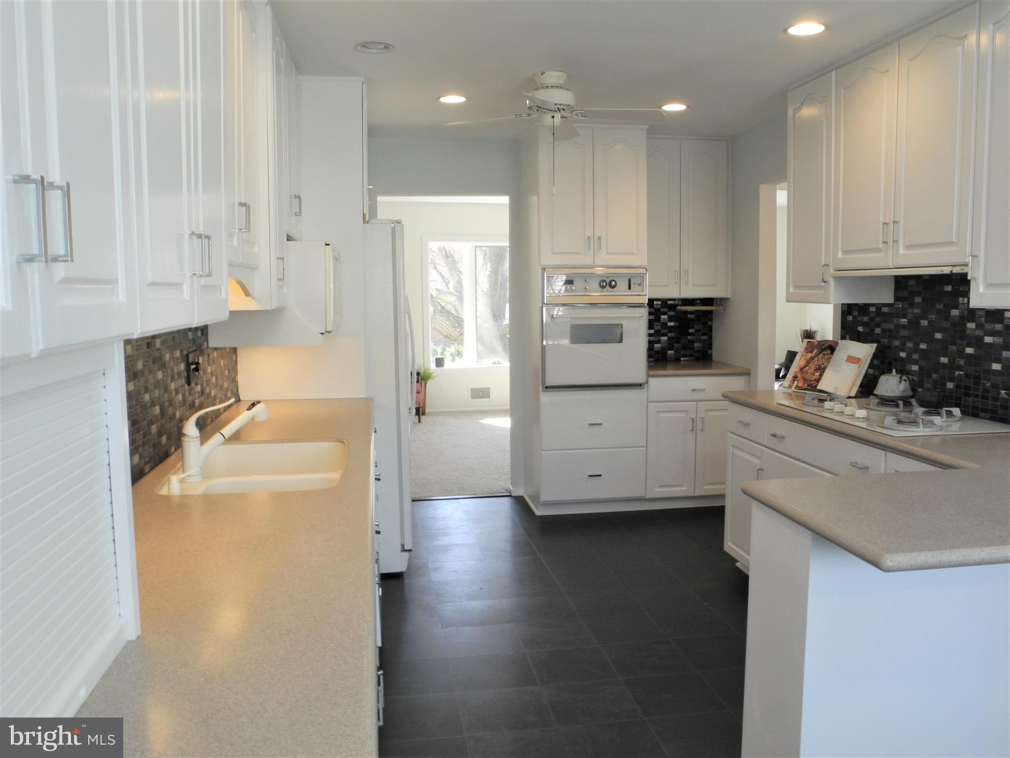 22 Sycamore Way Hamilton, NJ 08690 - Photo 28 of 44 Kitchen