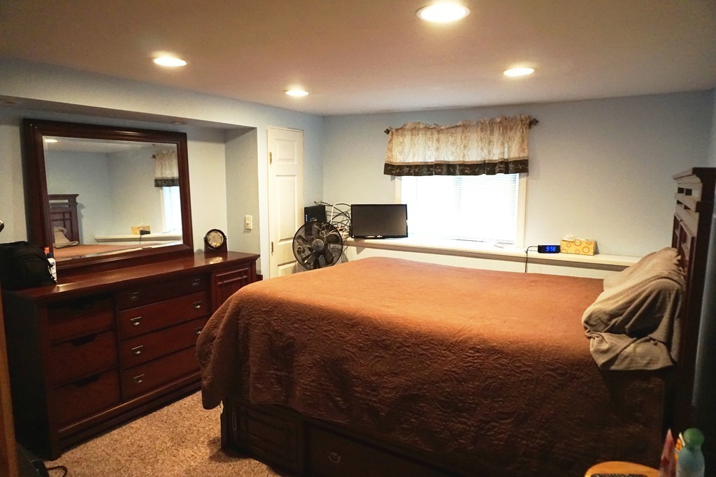 88 Laurel Road Wilbraham, MA 01095 - Photo 19 of 25 Gallery Image 19