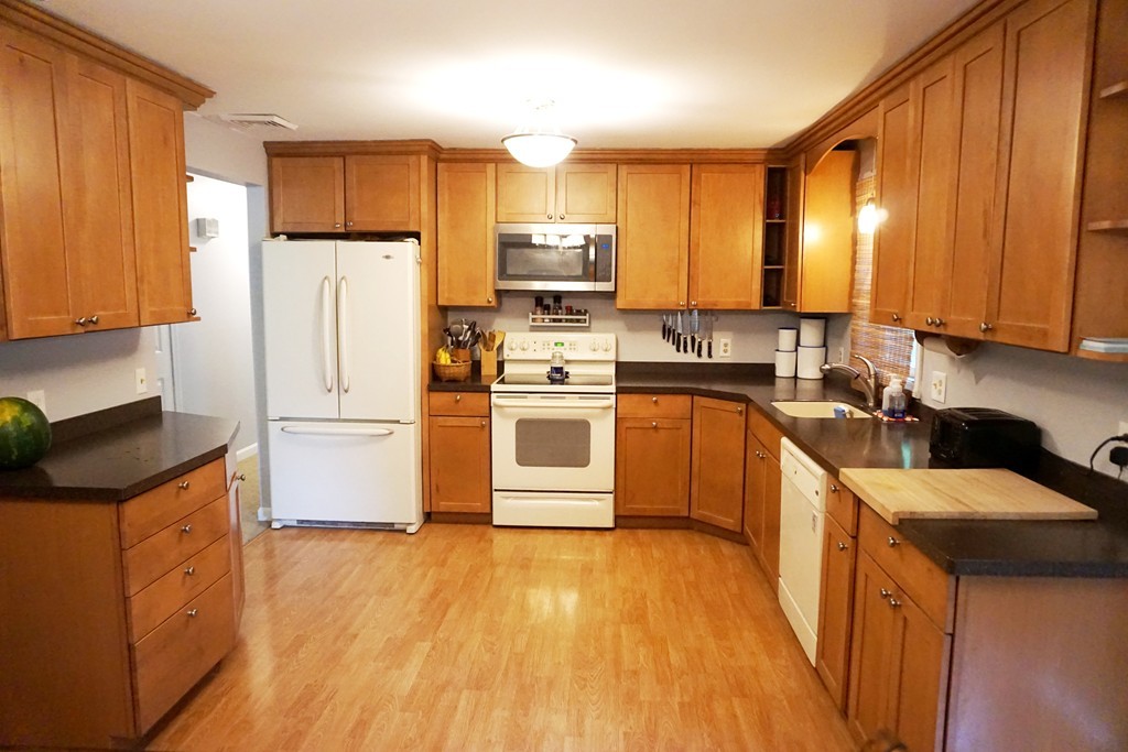 88 Laurel Road Wilbraham, MA 01095 - Photo 2 of 25 Gallery Image 2
