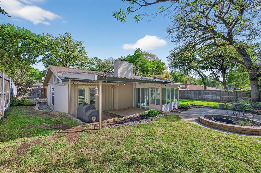 5008 Marble Falls Road Fort Worth, TX 76103 - Photo 24 of 33 a view of back yard of the house
