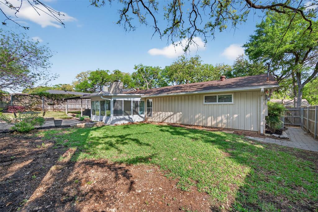5008 Marble Falls Road Fort Worth, TX 76103 - Photo 27 of 33 a view of a house with backyard