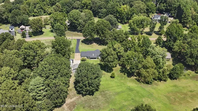 $336,000 | 3575 Shady Oaks Drive, Olive Branch, MS 38654