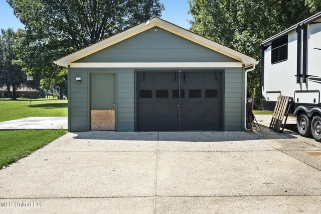 $336,000 | 3575 Shady Oaks Drive, Olive Branch, MS 38654