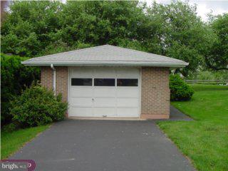332 Snyder Road Reading, PA 19605 - Photo 2 of 3 Gallery Image 2