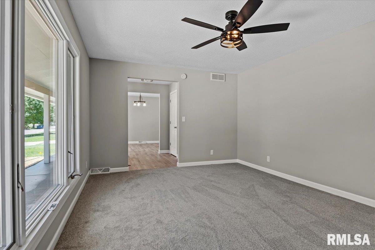 2320 Lindbergh Boulevard Springfield, IL 62704 - Photo 6 of 36
