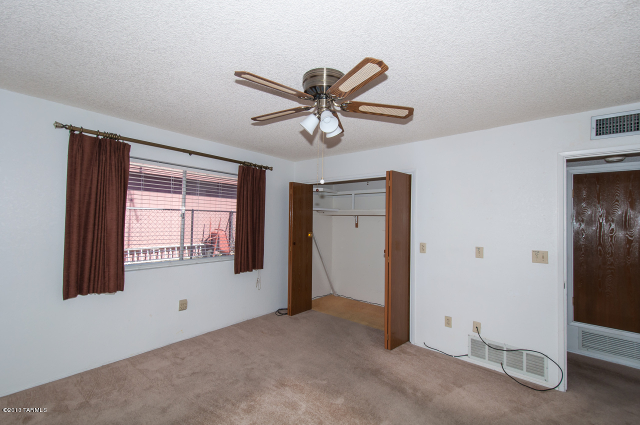 7517 North Oldfather Road Tucson, AZ 85741 - Photo 5 of 17
