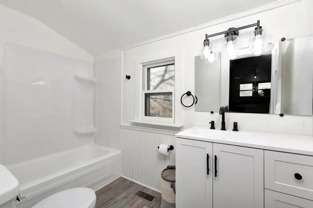 $249,900 | 236 West South Park Avenue, Oshkosh, WI 54902