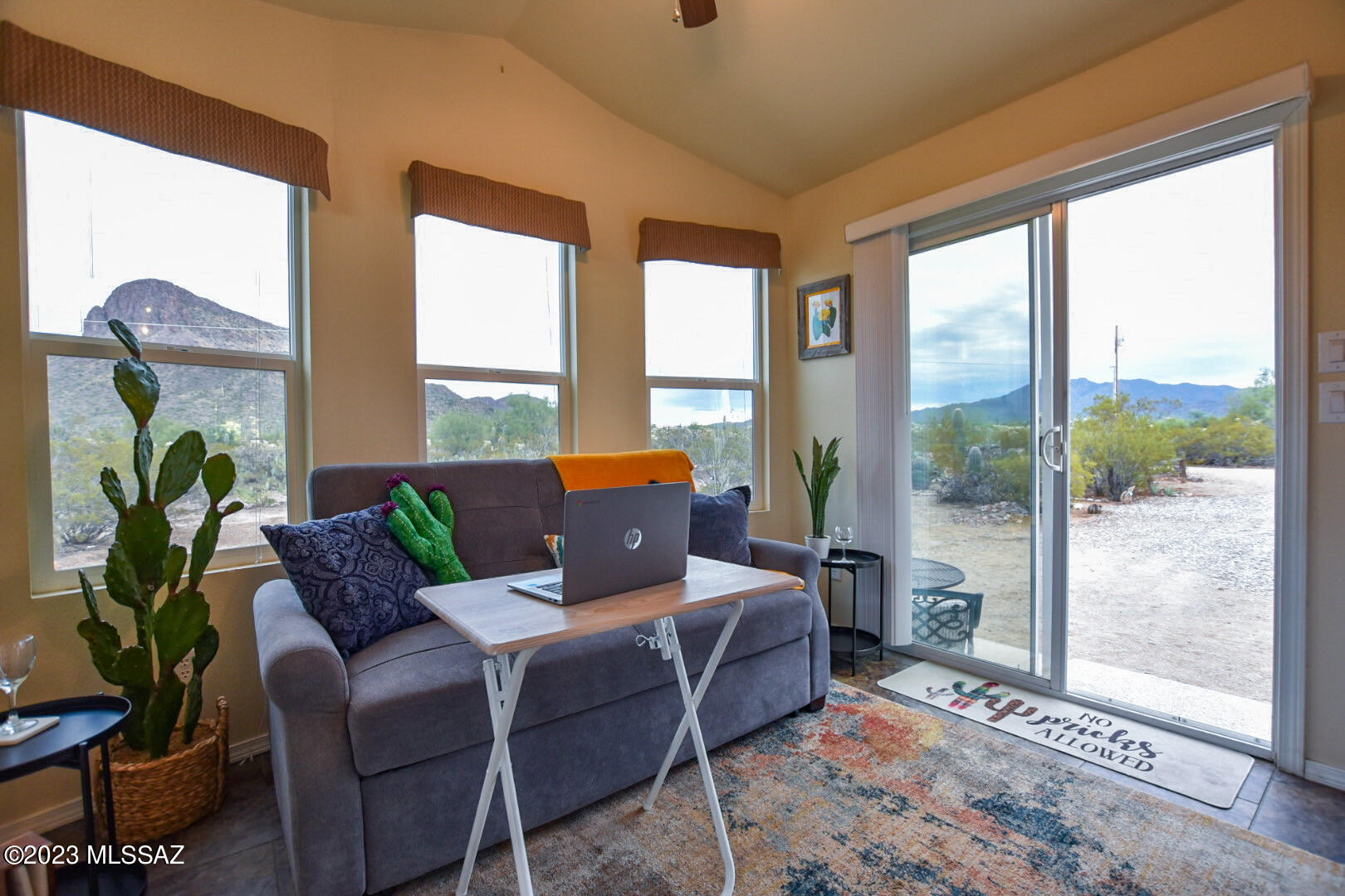 7585 North Van Ark Road Tucson, AZ 85743 - Photo 5 of 23