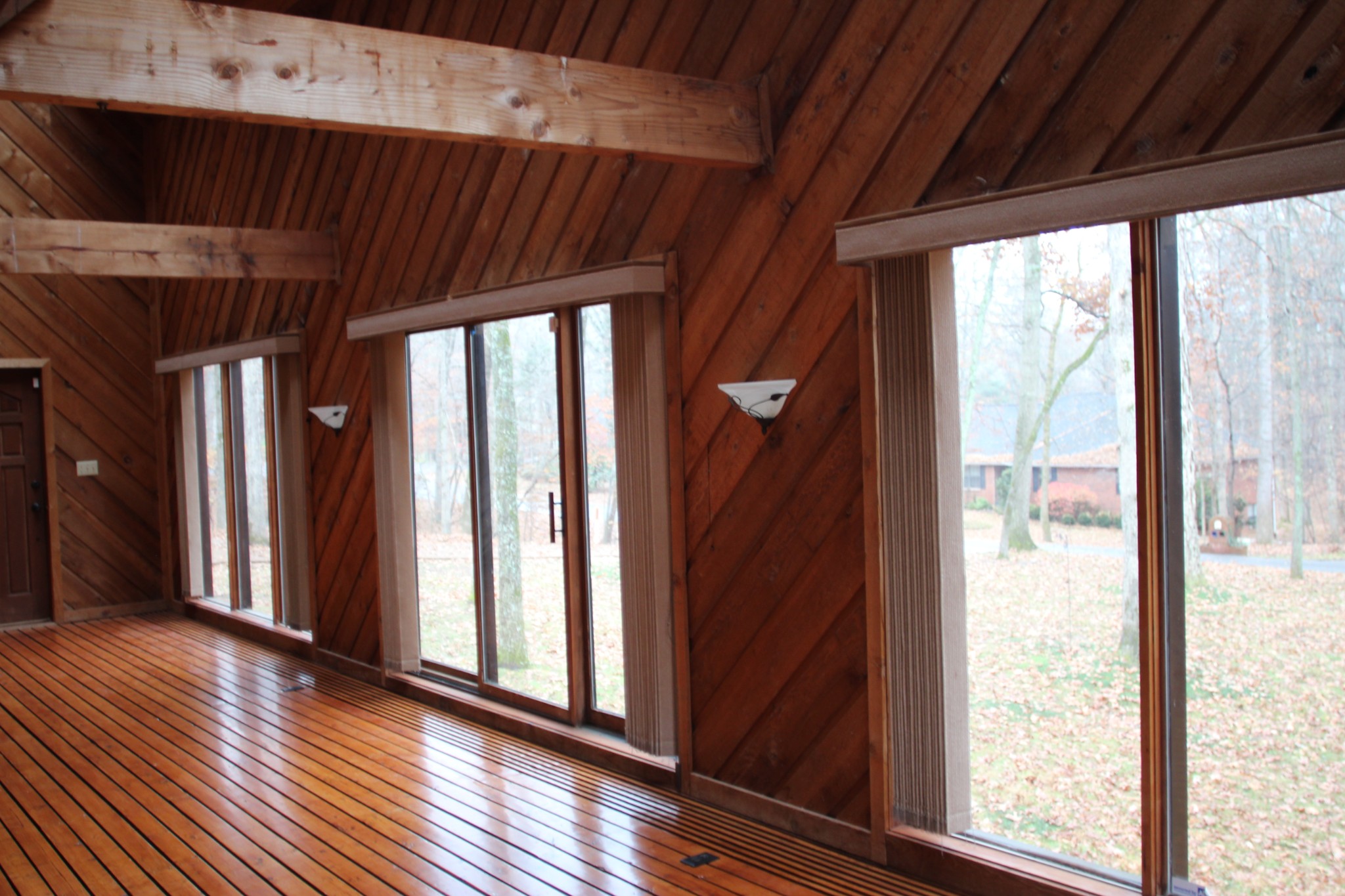 329 Beech Grove Road McMinnville, TN 37110 - Photo 3 of 29