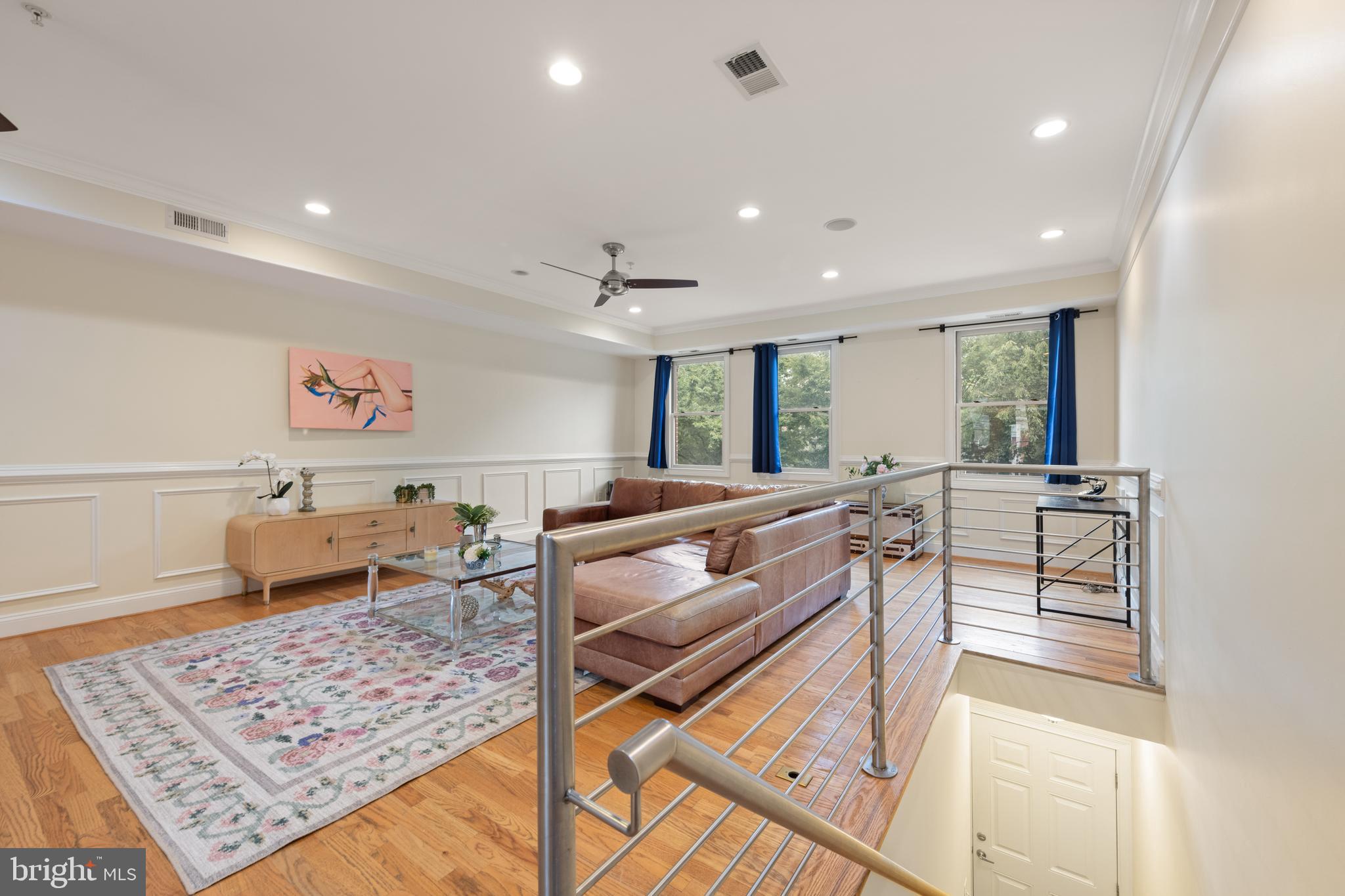 1645 New Jersey Avenue Northwest, Unit 2 Washington, DC 20001 - Photo 4 of 49 a room with lots of tables and chairs