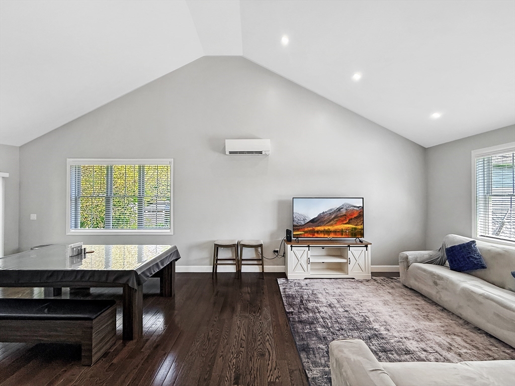 16 Adelle Circuit Worcester, MA 01607 - Photo 4 of 30