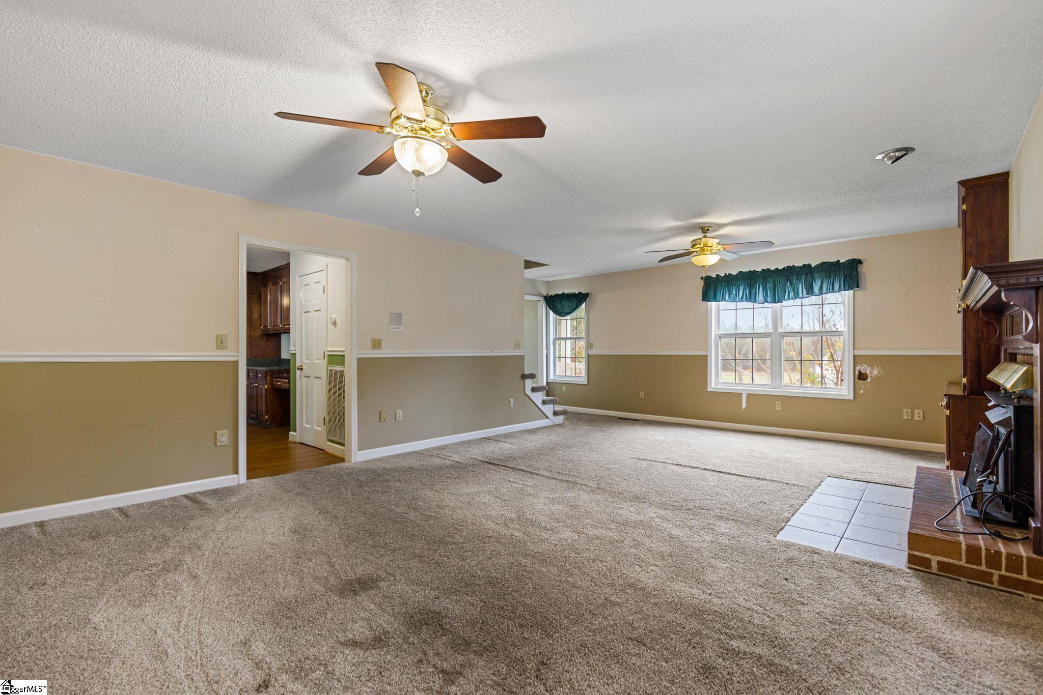 101 Thompson Road Taylors, SC 29687 - Photo 14 of 37