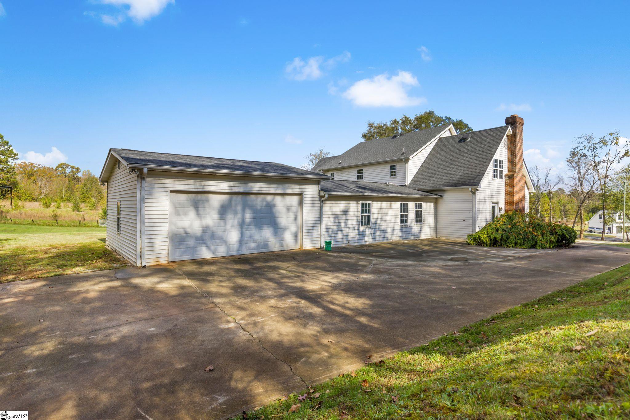101 Thompson Road Taylors, SC 29687 - Photo 6 of 37