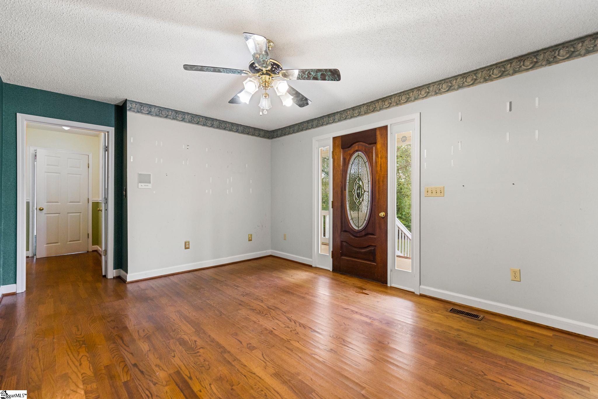 101 Thompson Road Taylors, SC 29687 - Photo 10 of 37