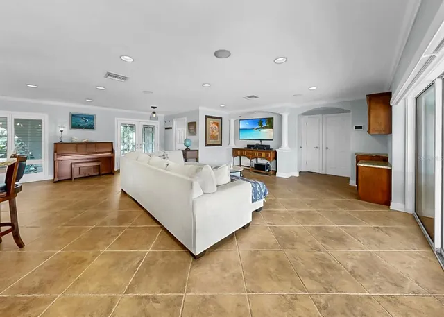 $699,000 | 6317 Cocoa Lane, Apollo Beach, FL 33572